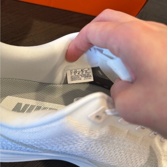 Nike Pegasus Plus - Picture 3 of 5